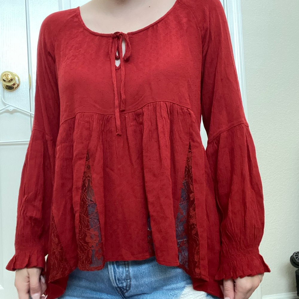 American eagle red flowy blouse with lace